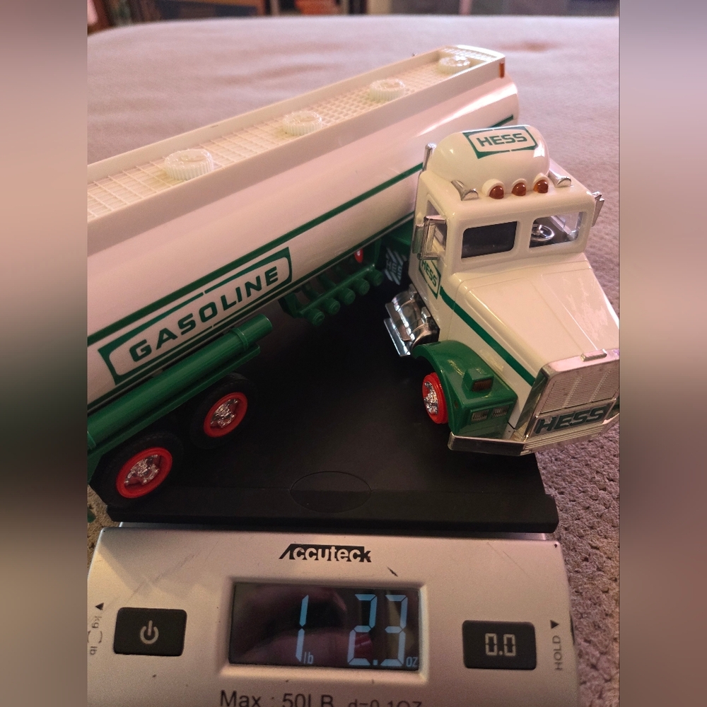 1990 Hess Gasoline Toy Tanker Truck W/Dual Sound Horn/Backup Beep • Lights - Picture 16 of 16